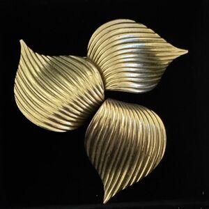 Sarah Cov Vintage Gold Leaf Brooch